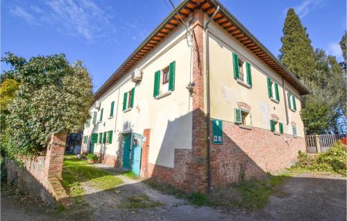  Beautiful apartment in Foiano della Chiana with Outdoor swimming pool, WiFi and 1 Bedrooms in Foiano della Chiana