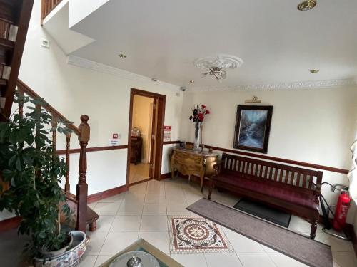 GoldenDawn Guest House 4