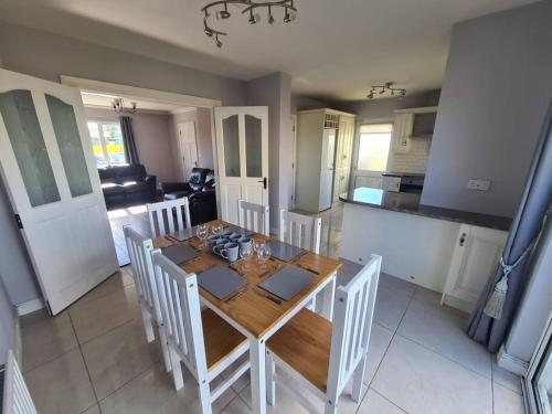 Bundoran Seaside Stays House - WiFi, large spacious home in Bundoran