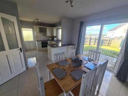 Bundoran Seaside Stays House - WiFi, large spacious home in Bundoran