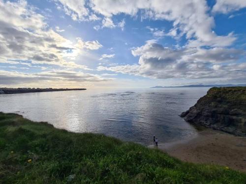 Bundoran Seaside Stays House - WiFi, large spacious home