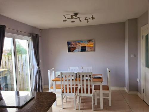 Bundoran Seaside Stays House - WiFi, large spacious home