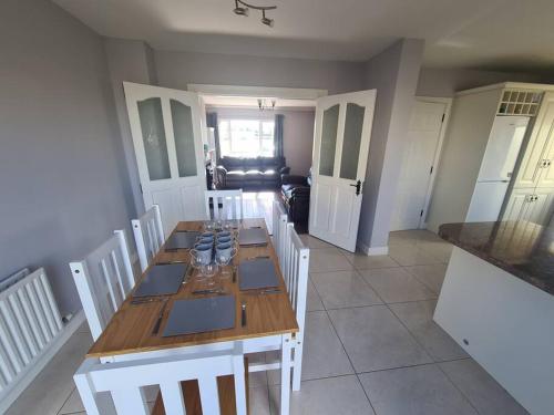 Bundoran Seaside Stays House - WiFi, large spacious home in Bundoran