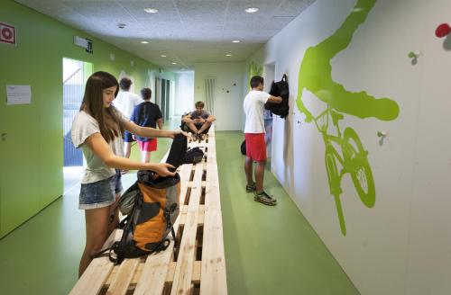 Youth Hostel Non Stop Inn by IrriSarri Land
