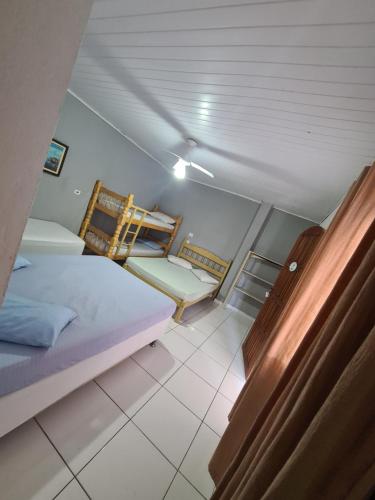 2 bedrooms, 8 beds