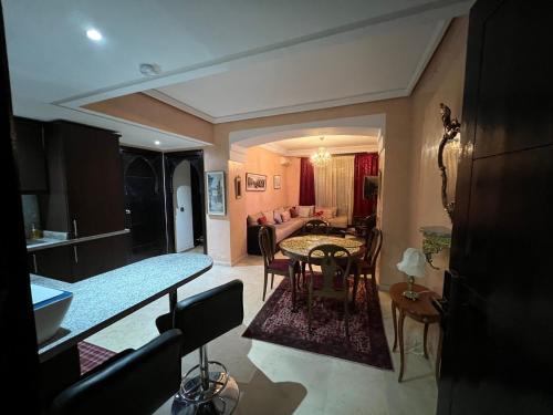 Luxury apartment in the heart of Gueliz , Wifi, Pool Marrakech