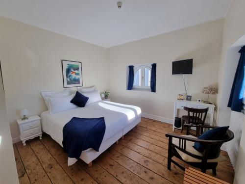 1 queen bed