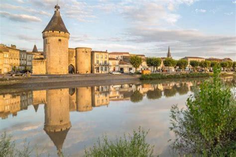 Les 2 glycines Au coeur des vignobles et de parcours de golfs