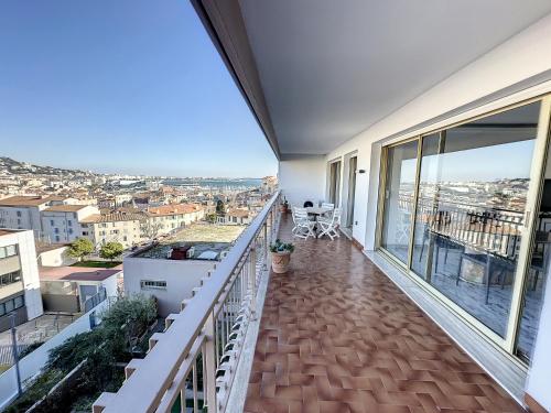 SUQ3 - Très beau 2 pièces avec terrasse, Cannes (Foto 10)