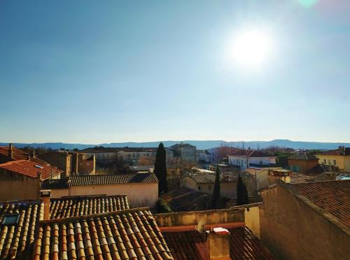 Kilátás, Joli studio au calme, centre historique de Pertuis in Pertuis Városközpont