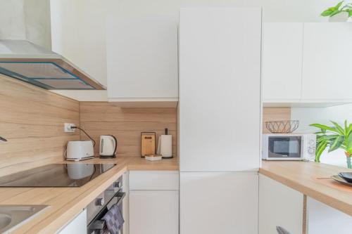 ZenBNB / Safari / 3 Personnes / 5 secondes du Tram in อาบิลิ