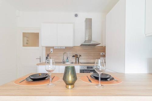 ZenBNB / Safari / 3 Personnes / 5 secondes du Tram in อาบิลิ