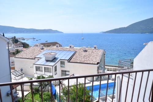 Casa Julia, Herceg Novi