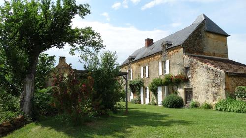 La Geneste un gîte dans la campagne sarladaise - Location saisonnière - Sainte-Nathalène