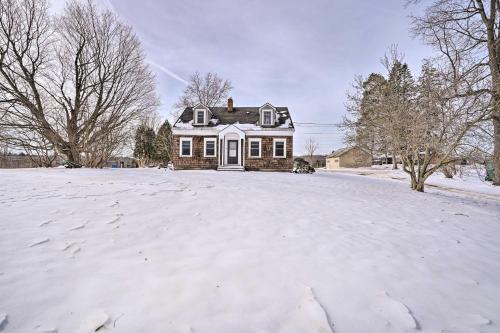 Rural Oswego Cottage on 50-Acre Orchard and Farm! in Oswego