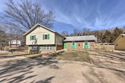 Historic Marthasville Home with Shared Amenities! in Washington, USA