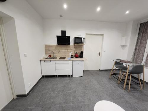 Le 29 in เอแปร์แน