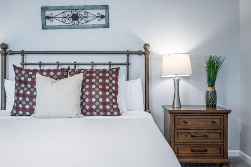 Cartersville Four Bedroom Fully Equipped Retreat - image 5