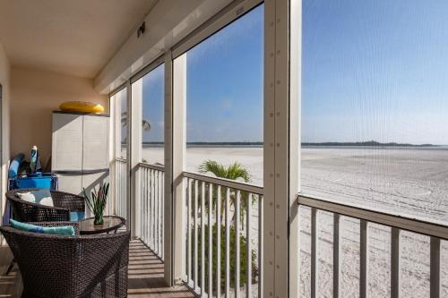 Castle Beach 105 Gulf Front 2 Bedrooms  Elevator Sleeps 6 Heated Pool - main image