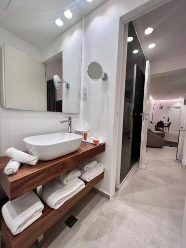Executive Suite image 2