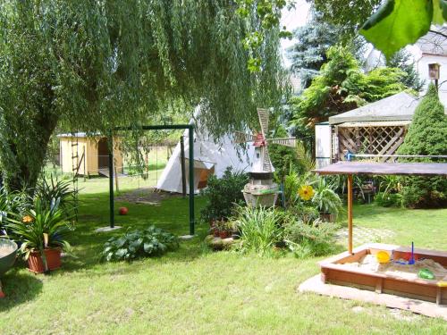 花園, 斯普靈格斯伯格蘭德酒店 (Landhotel Sperlingsberg) in 克里米喬