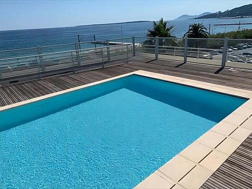 Rooftop pool, private garden, at the sand beach! - Location saisonnière - Antibes