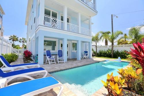 Luxury 3-Story Home Steps to the Beach, Heated Pool, Elevator, SPECIAL RATES MAY