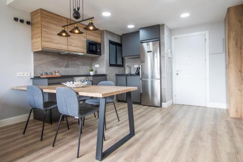 One-Bedroom Apartment with City View image 9