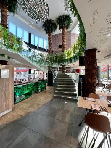 Restaurant, Marineland Resort in Antibes