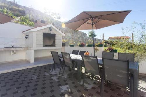 Villa in Podstrana with large outside swimming pool & hot tub for 14 people, Podstrana (Foto 6)