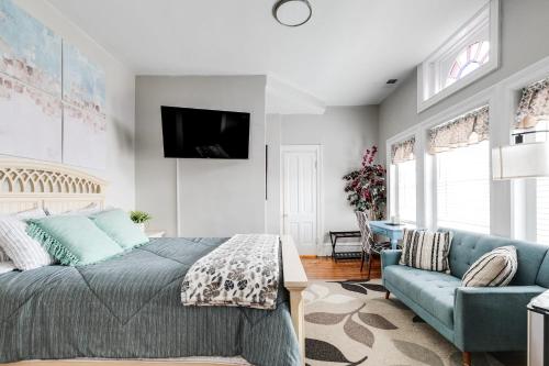 G7 central location museums free parking near Virginia Tudományos Múzeum