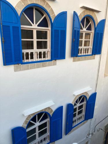 Beau riad en médina, lumineux et avec terrasse privée sur mer Beau riad en médina, lumineux et avec terrasse privée sur mer