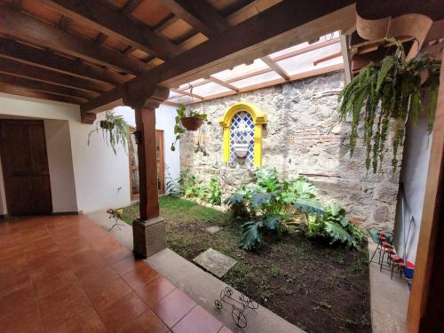 Amplia casa Antigua Guatemala con pérgola y jardín, Antigua Guatemala (foto 5)