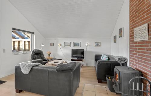  Pet Friendly Home In Oksbøl With Wifi in Oksbøl
