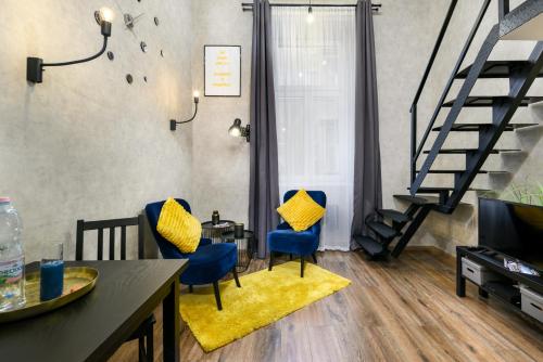 Luxury apartment in the city center with parking - main image