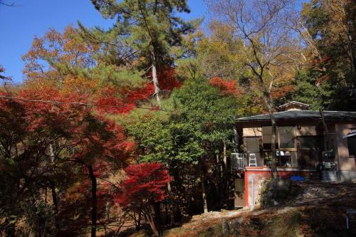 HAT byakugoji, Japanese traditional fireplace　HAT白毫寺　自然豊富な別荘地にある囲炉裏付き一軒家
