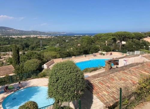 Modern apartment , Golfe de Saint Tropez in Kogolenas