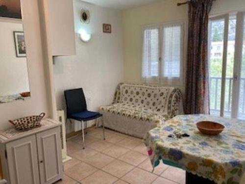 Appartement Amélie-les-Bains-Palalda, 2 pièces, 2 personnes - FR-1-703-15