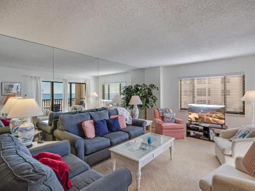 Sandarac B511 2 Bedrooms Gulf Front Pool Access WiFi Sleeps 6 - image 2