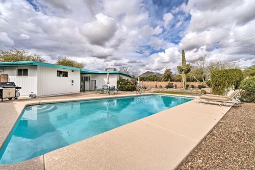 Scottsdale Getaway with Pool Walk to Old Town!