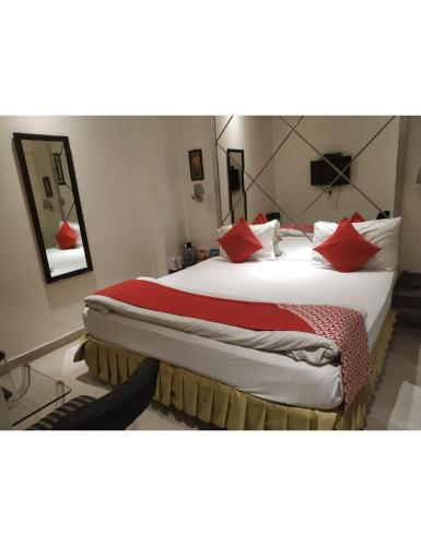 HOTEL D grand, Bareilly