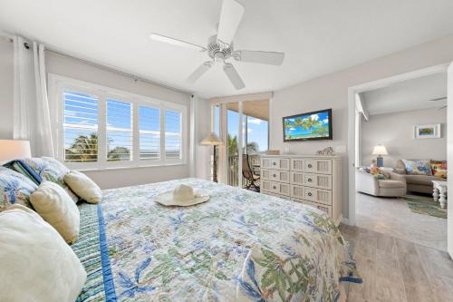 Estero Island Beach Villas 304 Sleeps 6 2 Bedrooms Gulf Front Heated Pool - image 13