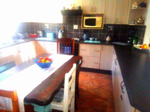 Mermaids Cottage Boknesstrand selfcatering holiday accommodation WiFi, TV, Netflix,Braai facillities, Patio, Fireplace, Washer,Dishwasher, Parking,Pet friendly Holiday home meters from Boknes main beach Sleeps 6-7, Eastern Cape Sunshine Coast