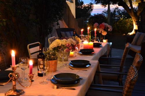 طعام و مشروبات, Villa Sitges Julia Vista Espectacular 2 k m s de la Playa Comoda & Area Tranquila Amplitud interior  in إربانيتزاكيو مونتاجافينا