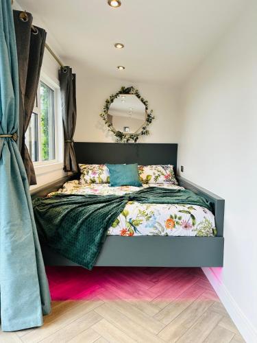 Hazells Lodge Farm Stay Sleeps 2 Undercover Hottub and Pool Table gîte à louer Loudoun Castle