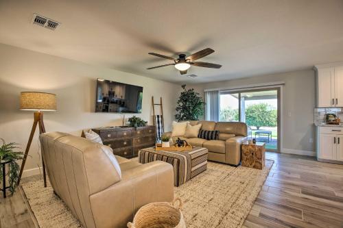 Putting Green, Community Perks Sun City West Home in 太陽城