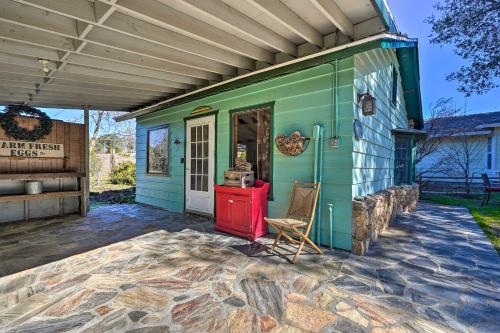 Cozy Story Book Barn Cottage with Scenic View