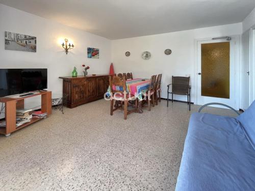 One-Bedroom Apartment image 8
