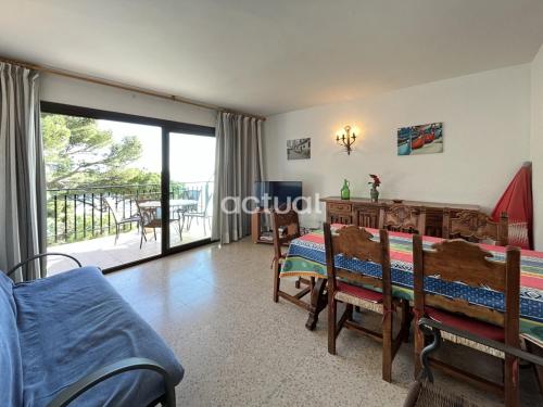 One-Bedroom Apartment image 5