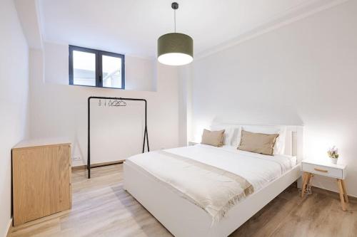 Santos Gem II - Central Space in Trendy Neighborhood, Lisabon